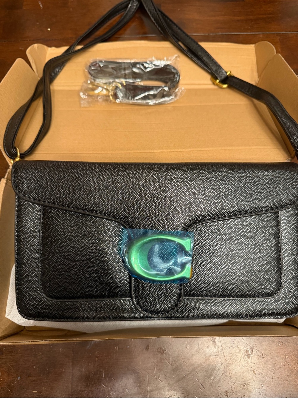 Black Women's Crossbody Shoulder Bag with Accent